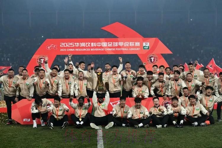 今夜,我们为中超荣誉加冕! 今夜,我们为中超荣誉加冕!